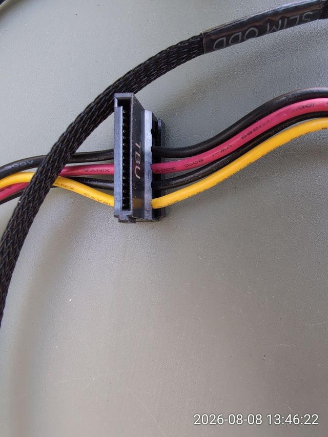 The 0VNV7W cable has a single SATA TBU
connector and a braided sleeve marked SLIM ODD